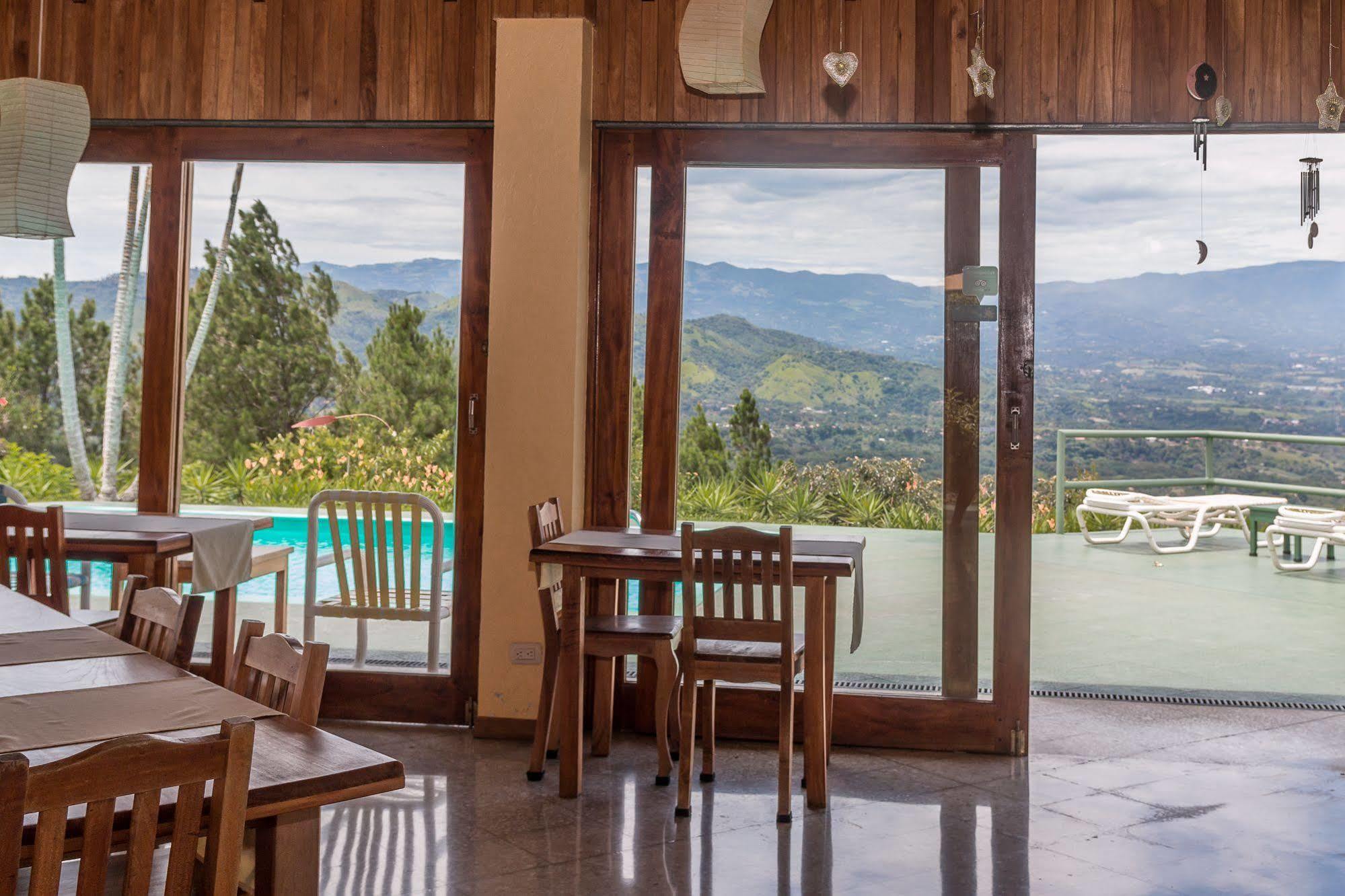 Vista Atenas Bed And Breakfast Mercedes  Εξωτερικό φωτογραφία
